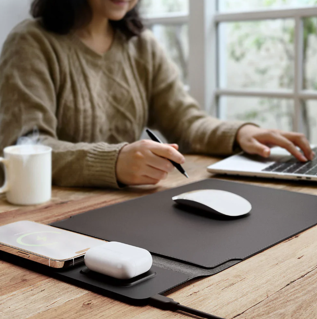 4-in-1 Laptop Sleeve with Wireless Charging